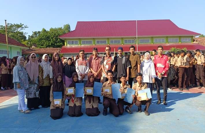 Pembagian Raport Semester Genap Tahun ajaran 2025-2026